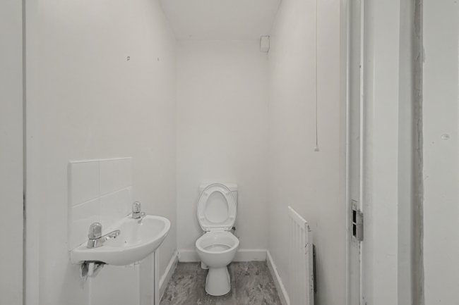 7 Secunda Way, Hempsted, Gloucester, Gloucestershire, GL2 5GA 4
