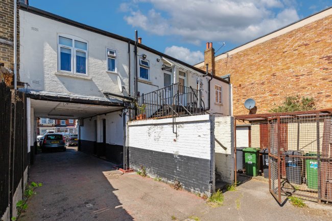 24 and 26 Chingford Mount Road, Chingford, London, E4 9AB 5