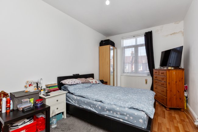 24 and 26 Chingford Mount Road, Chingford, London, E4 9AB 5