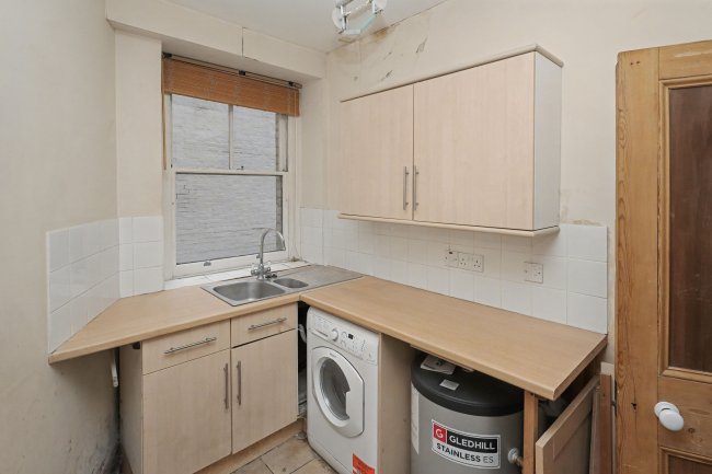 Flat 25, Furnival Mansions, Wells Street, Soho, London W1T 3PL 2