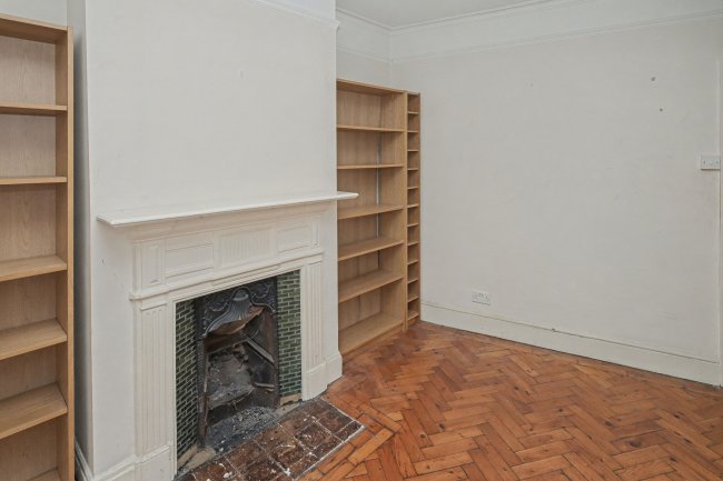 Flat 25, Furnival Mansions, Wells Street, Soho, London W1T 3PL 2