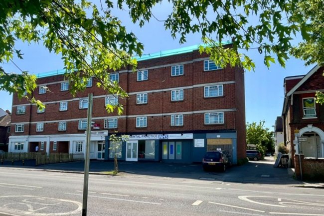 434 Dollary Court, Kingston Road, Kingston upon Thames KT1 3PB 2