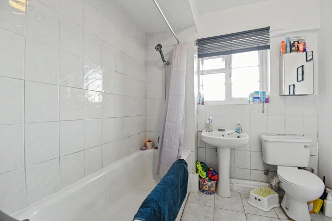 434 Dollary Court, Kingston Road, Kingston upon Thames KT1 3PB 8