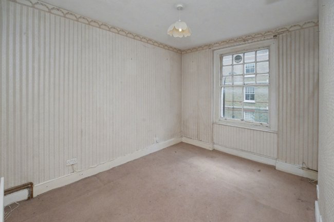 111 St Olaf's Road, Fulham, London SW6 7DW 6
