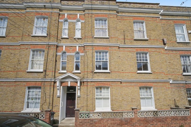 111 St Olaf's Road, Fulham, London SW6 7DW 6