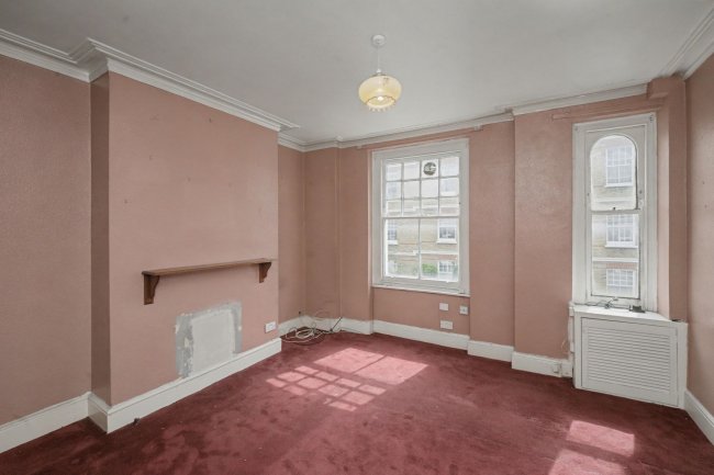 111 St Olaf's Road, Fulham, London SW6 7DW 6