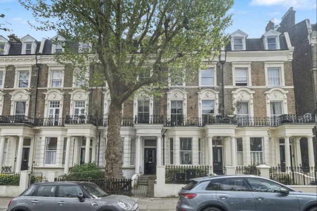 Flat E, 85 Sutherland Avenue, London W9 2HG 7