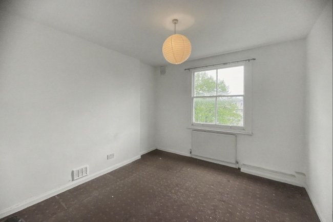 Flat E, 85 Sutherland Avenue, London W9 2HG 7