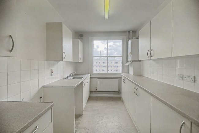 Flat E, 85 Sutherland Avenue, London W9 2HG 7