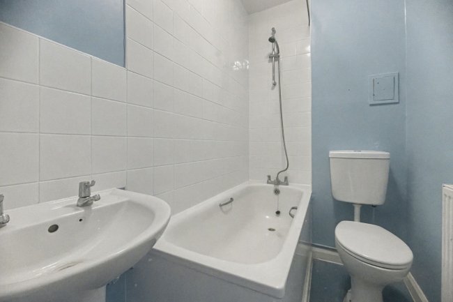 Flat E, 85 Sutherland Avenue, London W9 2HG 7
