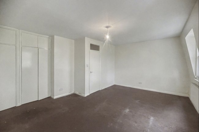 Flat E, 85 Sutherland Avenue, London W9 2HG 7