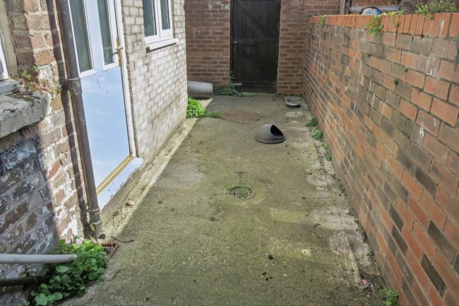 16 Caradoc Road, Seaforth, Liverpool, L21 4NB 10