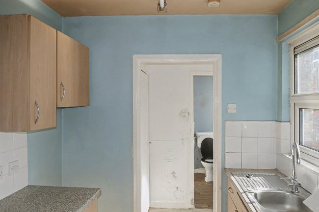 16 Caradoc Road, Seaforth, Liverpool, L21 4NB 10