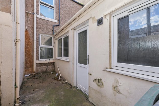 24 Gladstone Street, Workington, Cumbria, CA14 2XH 1
