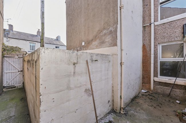 24 Gladstone Street, Workington, Cumbria, CA14 2XH 1