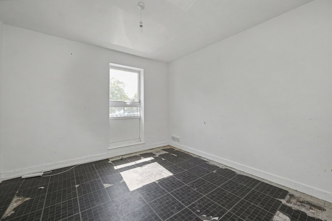 Flat 52 Kimberley, Bracknell, RG12 7ZB 1