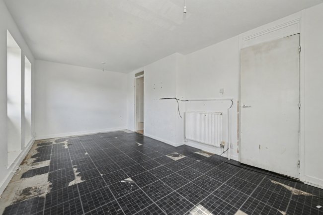 Flat 52 Kimberley, Bracknell, RG12 7ZB 1