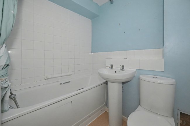 Flat 52 Kimberley, Bracknell, RG12 7ZB 1