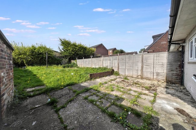 156 Manor Road, Alton, GU34 2NZ 9