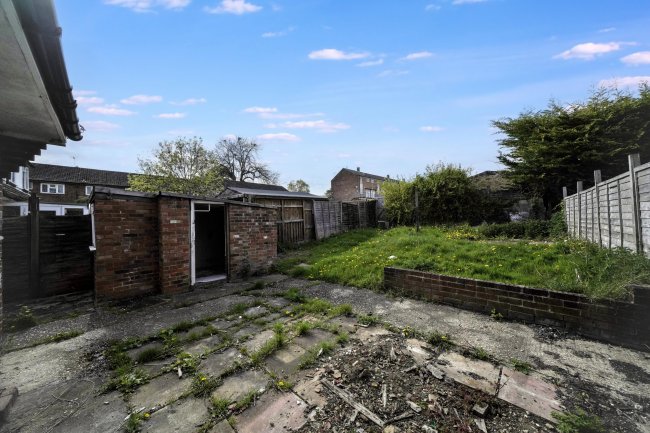 156 Manor Road, Alton, GU34 2NZ 9