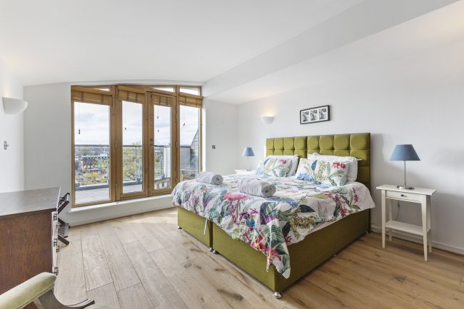 28 Leading Edge, 80 Hotwell Road, Bristol BS8 4UJ 1
