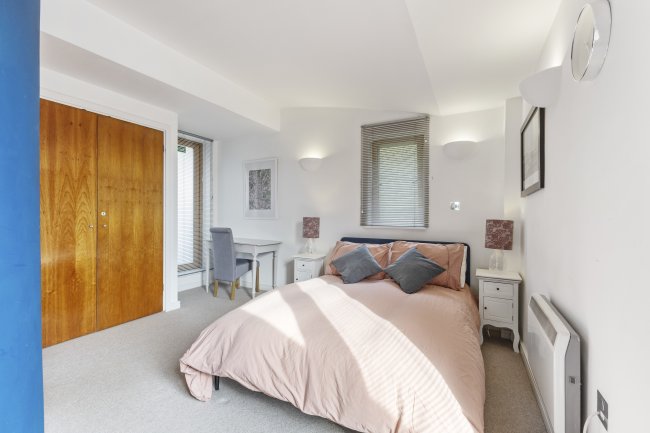 28 Leading Edge, 80 Hotwell Road, Bristol BS8 4UJ 1