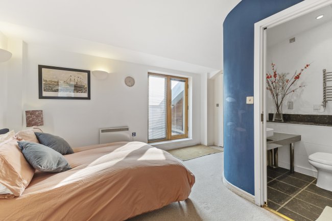 28 Leading Edge, 80 Hotwell Road, Bristol BS8 4UJ 1
