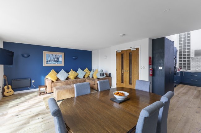 28 Leading Edge, 80 Hotwell Road, Bristol BS8 4UJ 1