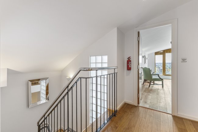 28 Leading Edge, 80 Hotwell Road, Bristol BS8 4UJ 1