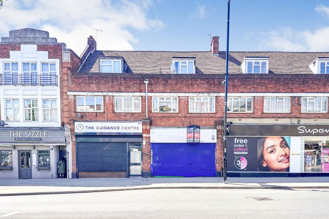 100 Victoria Road, Ruislip, Middlesex, HA4 0AL 6