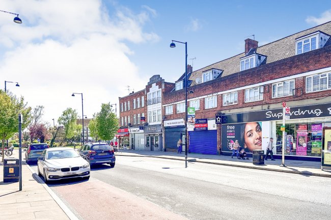 100 Victoria Road, Ruislip, Middlesex, HA4 0AL 6