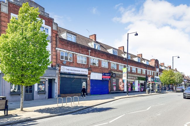 100 Victoria Road, Ruislip, Middlesex, HA4 0AL 6