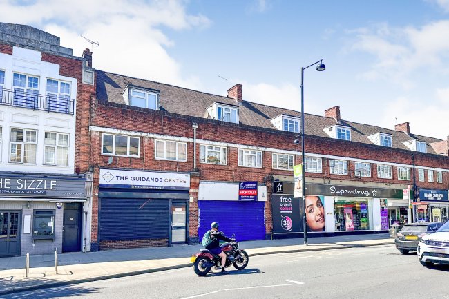100 Victoria Road, Ruislip, Middlesex, HA4 0AL 6