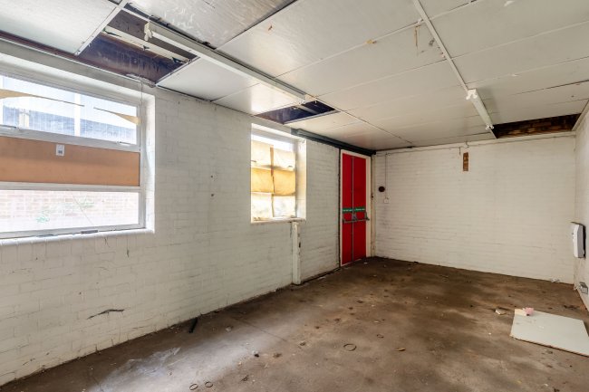3 Lancaster Road, Hinckley, Leicestershire, LE10 0AW 10