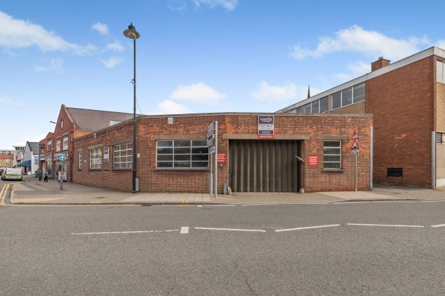 3 Lancaster Road, Hinckley, Leicestershire, LE10 0AW 10