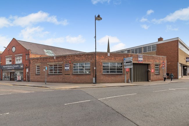 3 Lancaster Road, Hinckley, Leicestershire, LE10 0AW 10