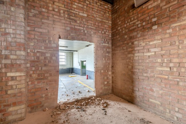 3 Lancaster Road, Hinckley, Leicestershire, LE10 0AW 10