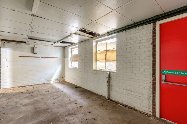 3 Lancaster Road, Hinckley, Leicestershire, LE10 0AW 10