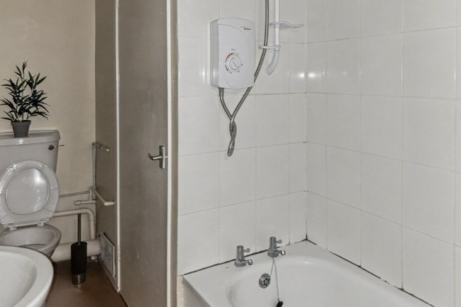 Flats 1-4, 58 Church Road, Birmingham, West Midlands, B13 9AG 4