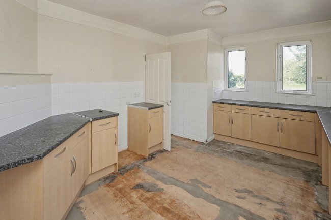 2 Police Cottages, St Albans Road, South Mimms, Potters Bar, EN6 3PJ 10