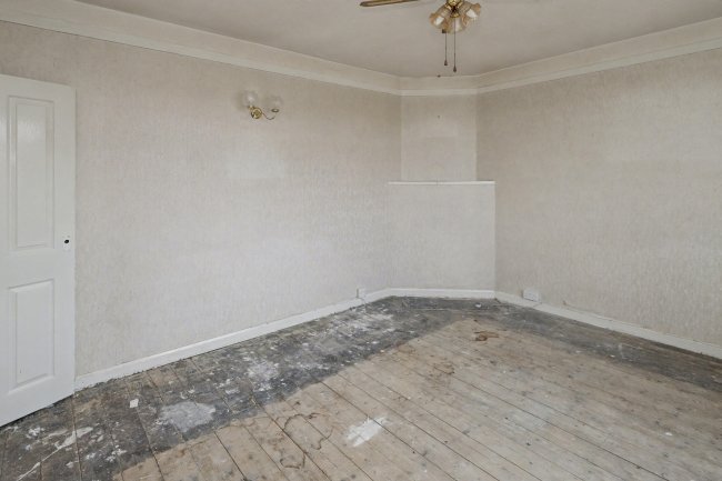 2 Police Cottages, St Albans Road, South Mimms, Potters Bar, EN6 3PJ 10