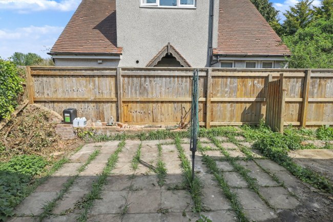 2 Police Cottages, St Albans Road, South Mimms, Potters Bar, EN6 3PJ 10