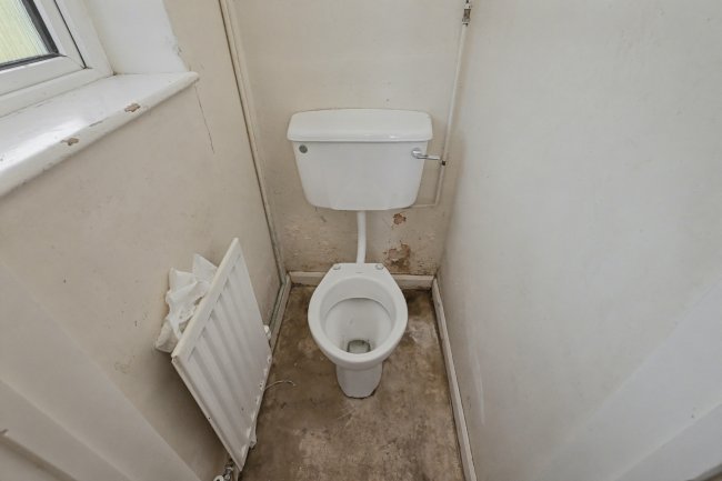 2 Police Cottages, St Albans Road, South Mimms, Potters Bar, EN6 3PJ 10