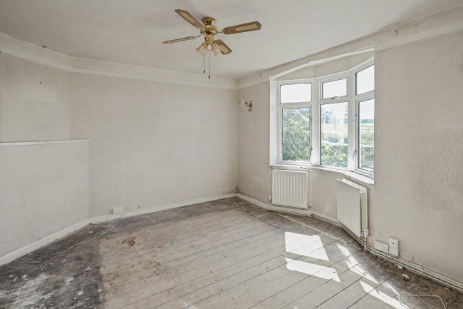 2 Police Cottages, St Albans Road, South Mimms, Potters Bar, EN6 3PJ 10
