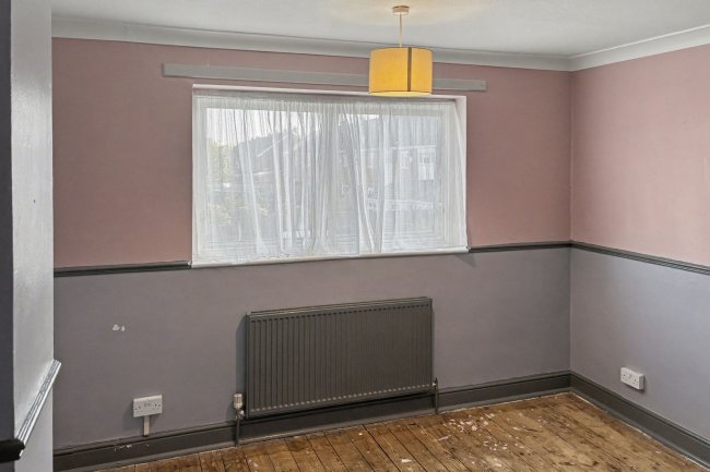 4 Delimands, Basildon, Essex, SS15 5BB 5