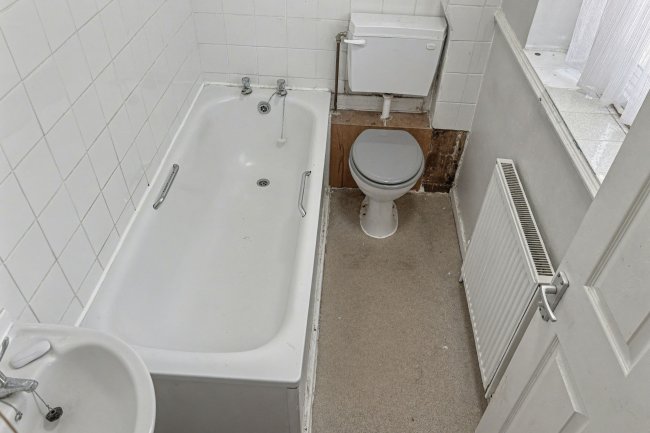 4 Delimands, Basildon, Essex, SS15 5BB 5