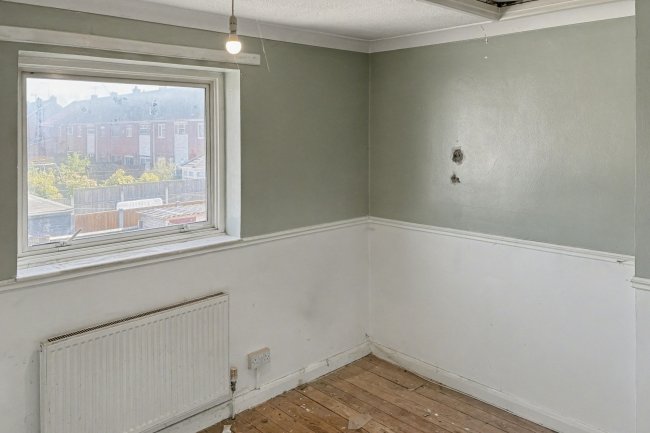 4 Delimands, Basildon, Essex, SS15 5BB 5
