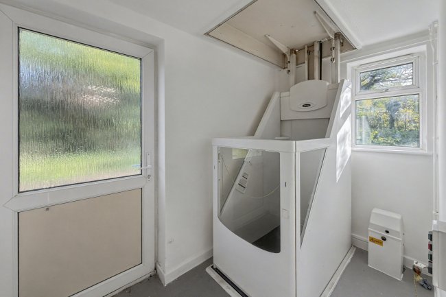 103 Ashfield Avenue, Bushey, Hertfordshire, WD23 4HJ 5