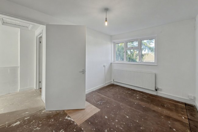 103 Ashfield Avenue, Bushey, Hertfordshire, WD23 4HJ 5