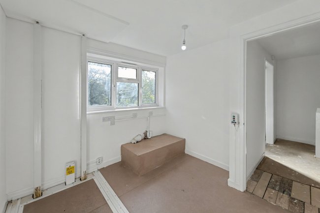 103 Ashfield Avenue, Bushey, Hertfordshire, WD23 4HJ 5